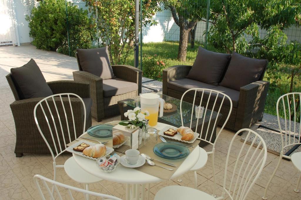 Giardino Dei Frutti Bed & Breakfast Bari Luaran gambar
